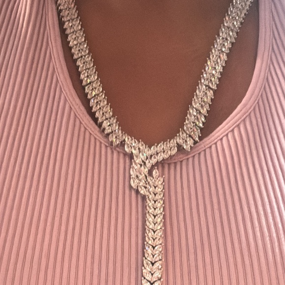 Exquisite Silver Necklace - Picture 8 of 17